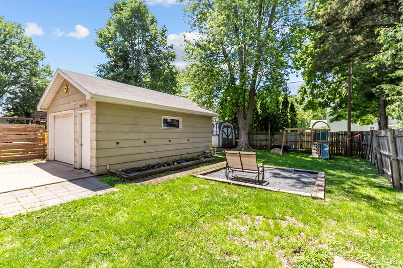1223 Grove St, Oshkosh, WI 54901