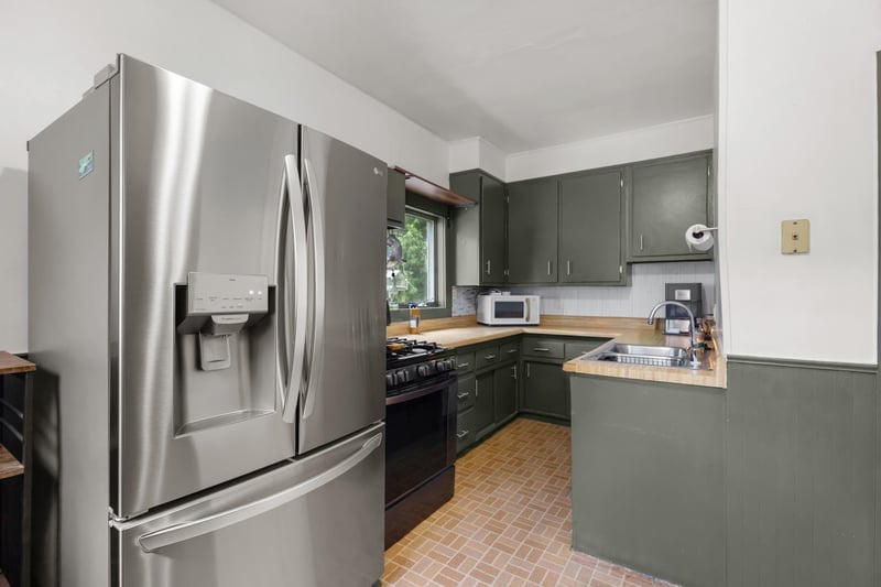 1223 Grove St, Oshkosh, WI 54901