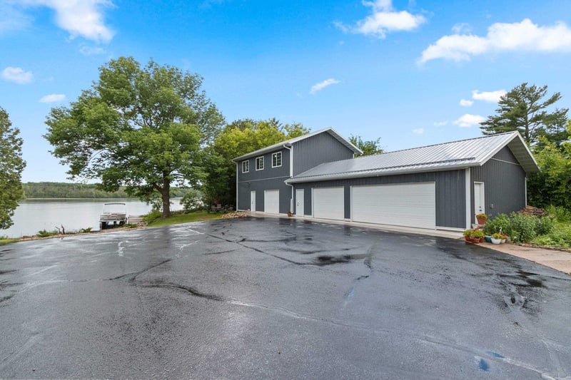 653 Main St, Oconto Falls, WI 54154