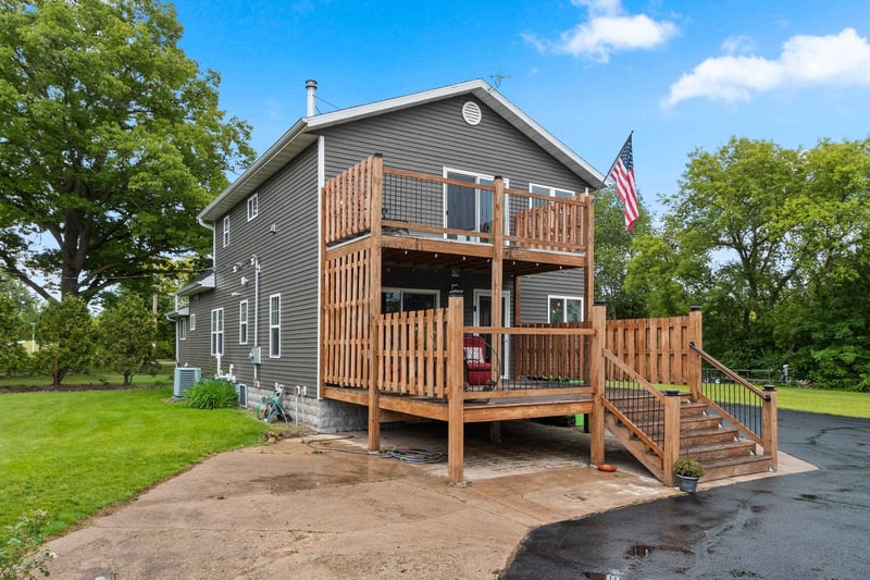 653 Main St, Oconto Falls, WI 54154