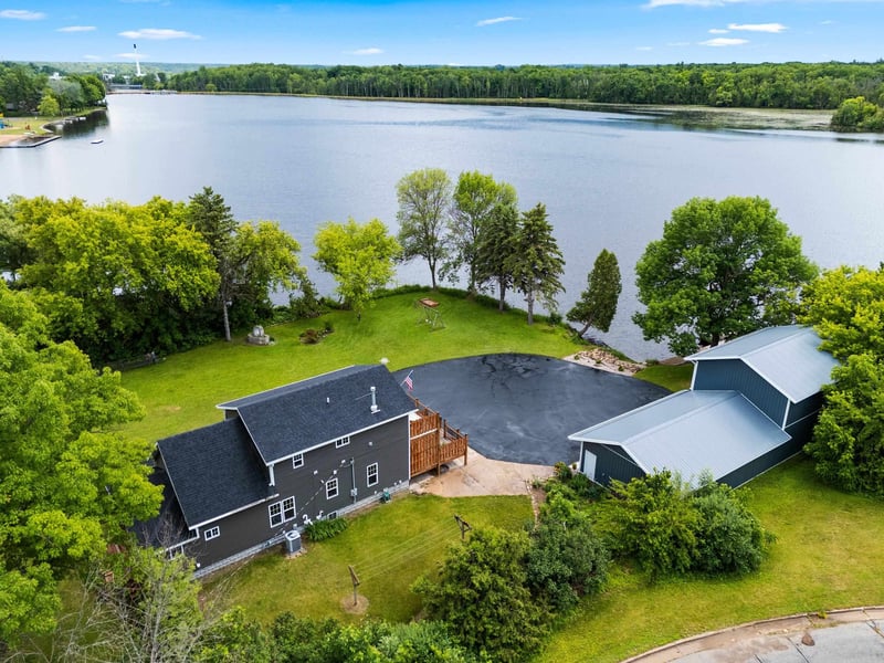 653 Main St, Oconto Falls, WI 54154