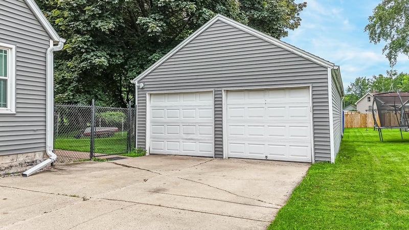 403 Lincoln Ave, Little Chute, WI 54140-1622
