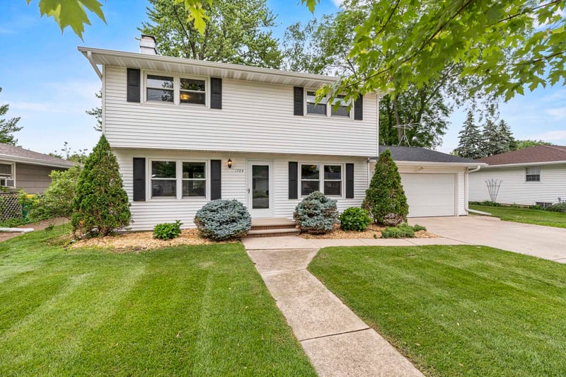 1704 Nancy Ave, Green Bay, WI 54303