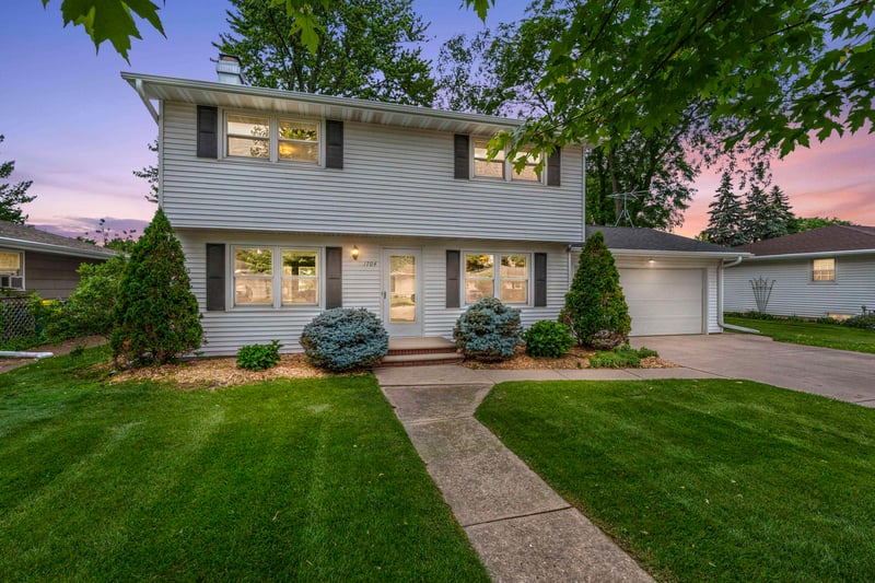 1704 Nancy Ave, Green Bay, WI 54303