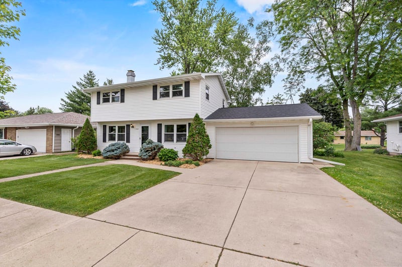 1704 Nancy Ave, Green Bay, WI 54303