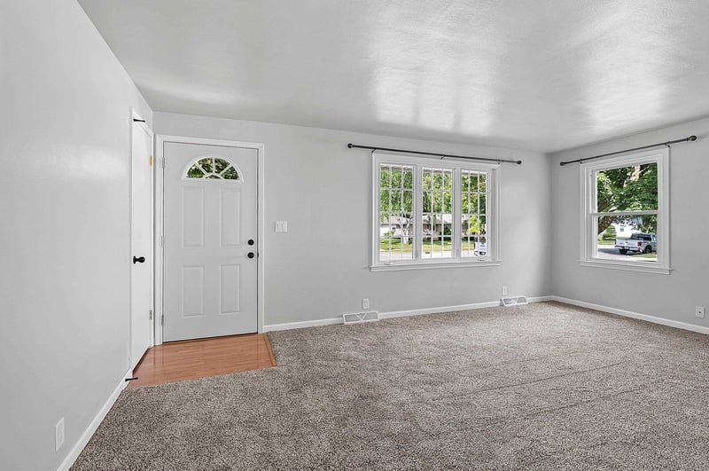1634 Lilac Ln, Green Bay, WI 54302-2314