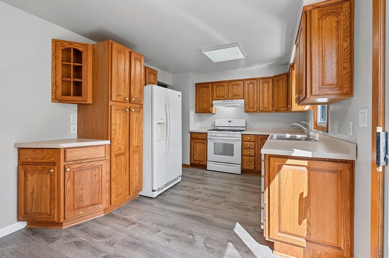 1634 Lilac Ln, Green Bay, WI 54302-2314