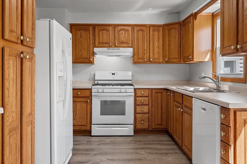 1634 Lilac Ln, Green Bay, WI 54302-2314