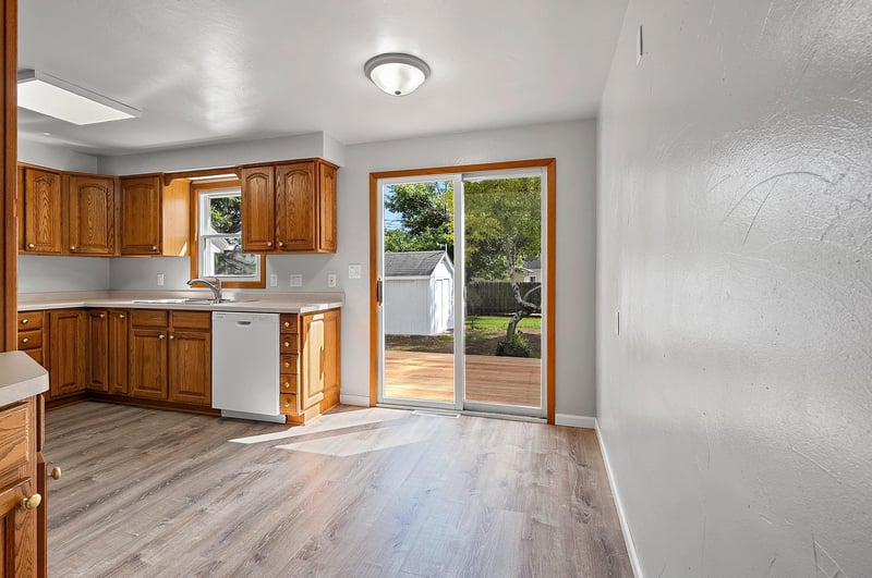 1634 Lilac Ln, Green Bay, WI 54302-2314