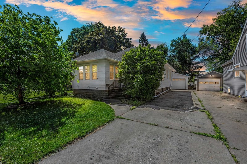 135 23rd Ave, Oshkosh, WI 54902