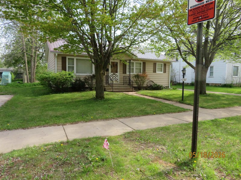 312 3rd St, Shawano, WI 54166-2106