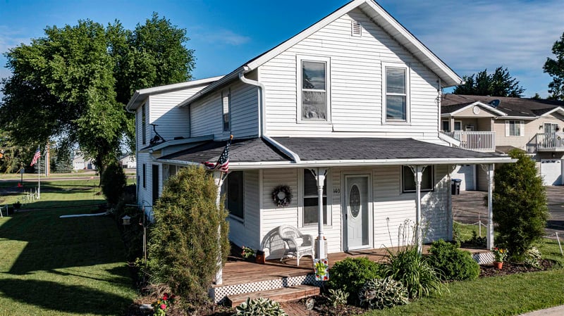 103 Warrington Ave, Cecil, WI 54111