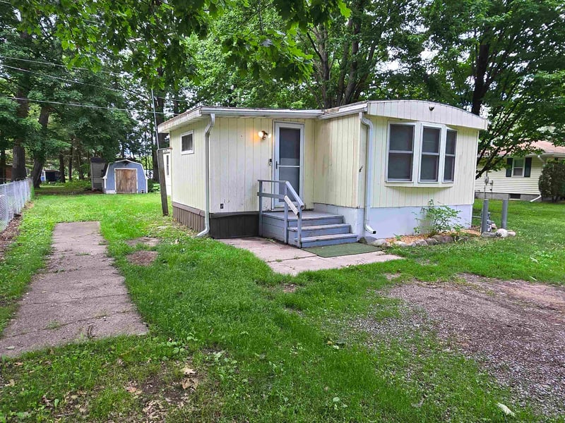 W5120 Shady Ln, Shawano, WI 54166-6816