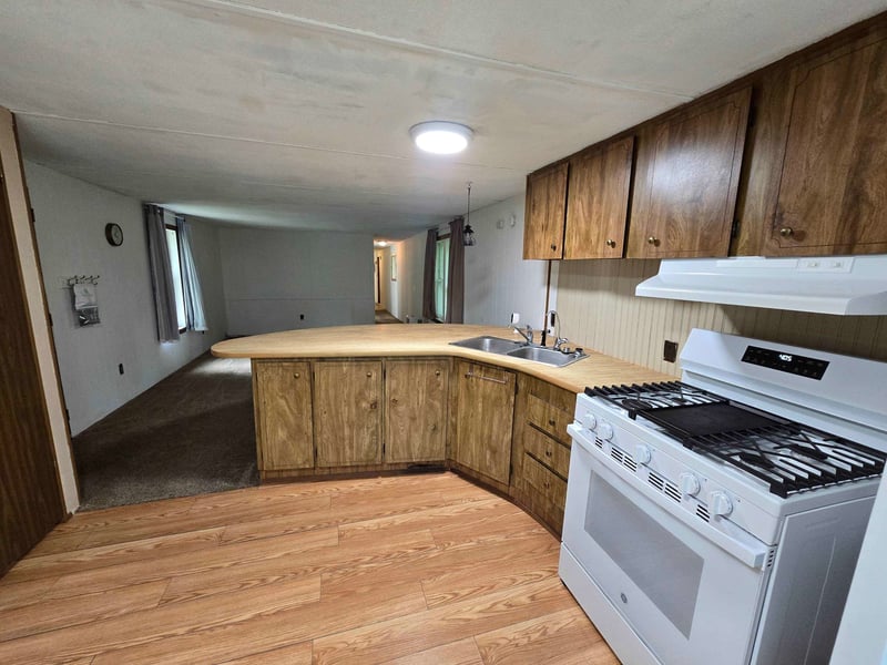 W5120 Shady Ln, Shawano, WI 54166-6816