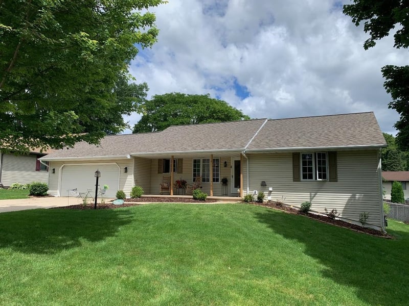 2638 Red Fern Ln, Green Bay, WI 54304-1817