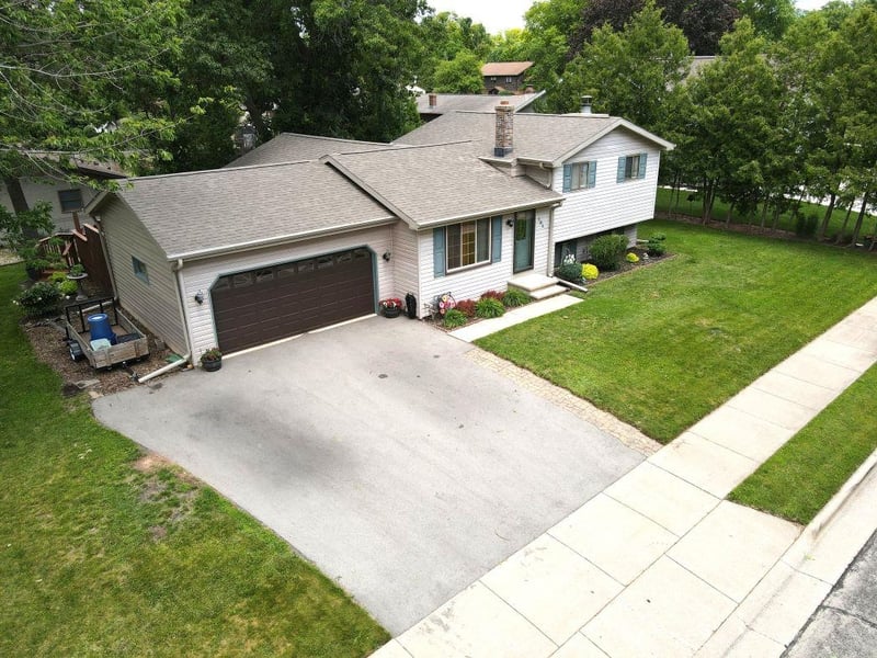 701 Woodland Dr, Kaukauna, WI 54130