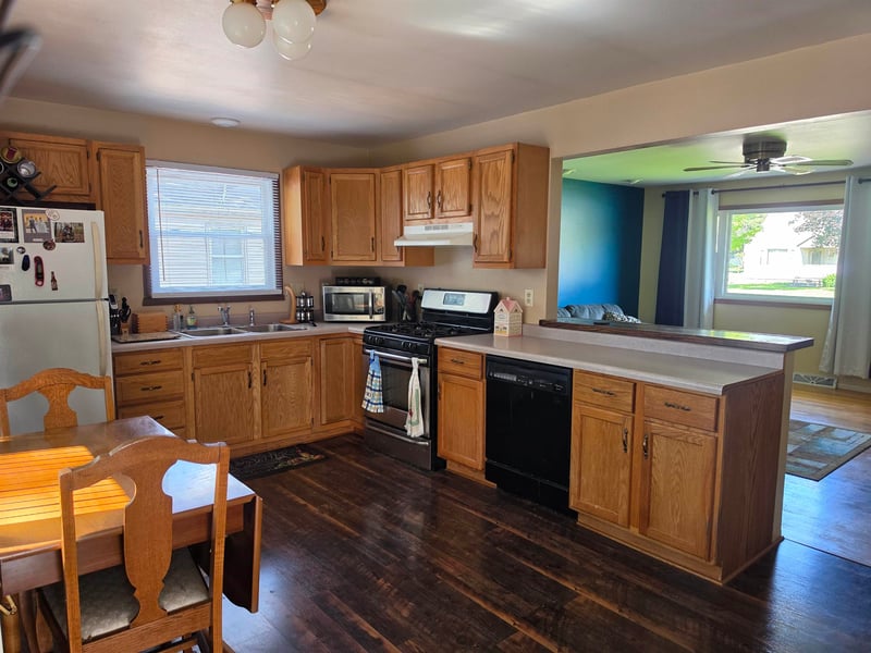 2404 Gmeiner Rd, Appleton, WI 54915-7275