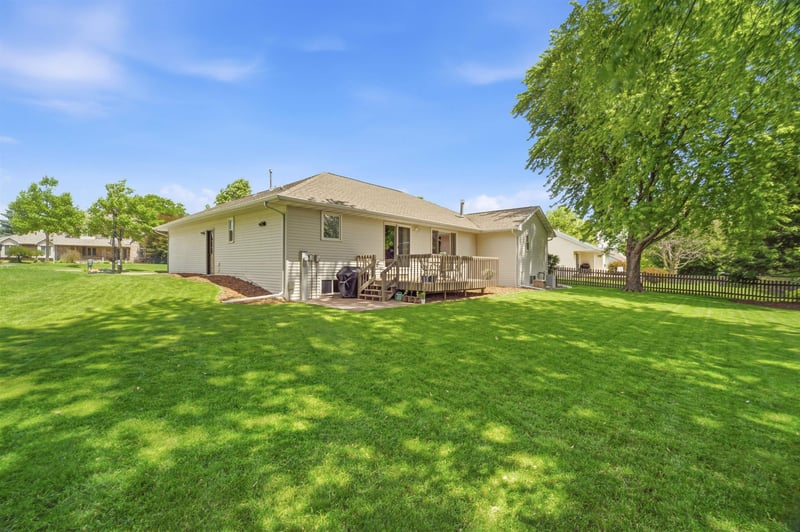 127 Barefoot Ct, Appleton, WI 54913