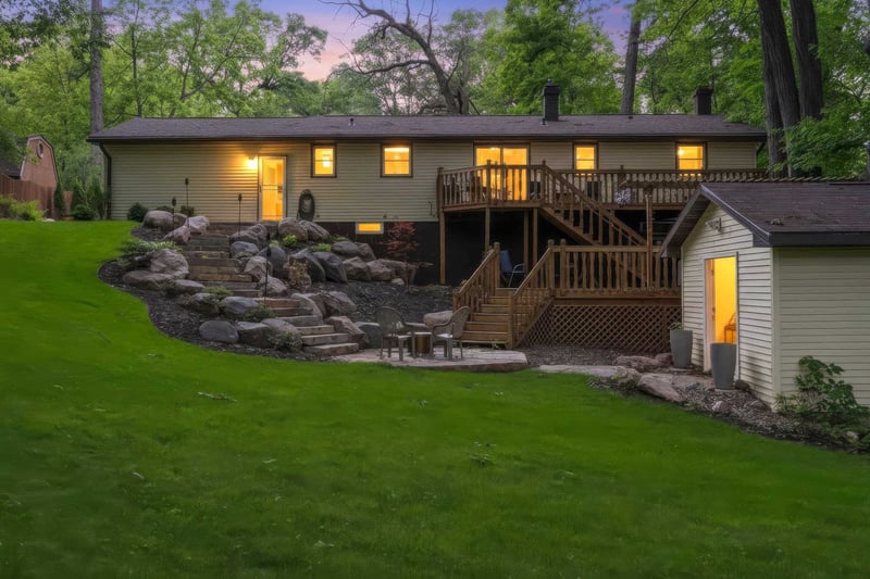 2565 Hazelwood Ln, Green Bay, WI 54304