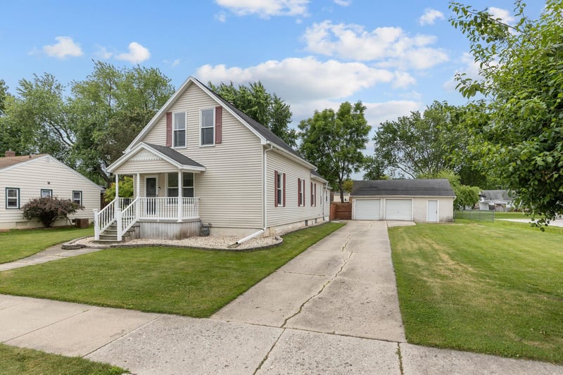1151 Elmore St, Green Bay, WI 54303