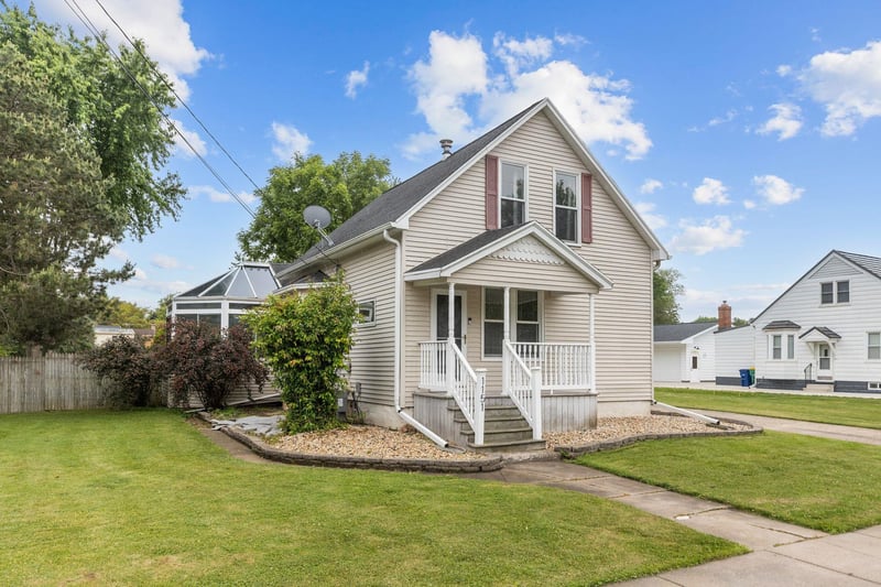 1151 Elmore St, Green Bay, WI 54303