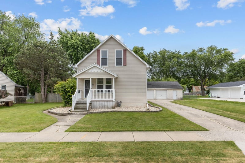 1151 Elmore St, Green Bay, WI 54303