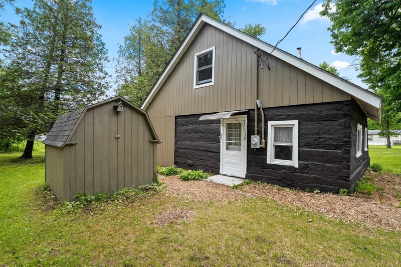 10882 Wescott Lake Rd, Pound, WI 54161