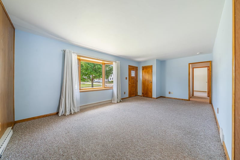 690 5th Ave, Oshkosh, WI 54902