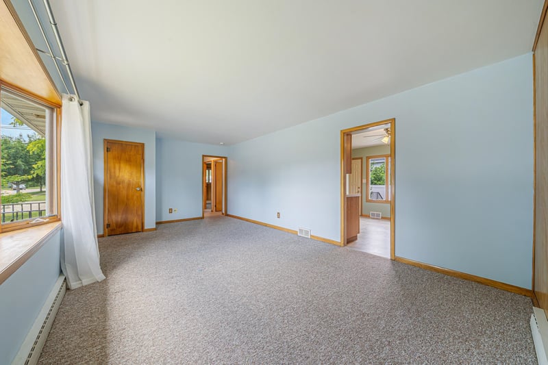 690 5th Ave, Oshkosh, WI 54902