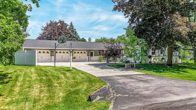 1111 Kerwin Rd, Neenah, WI 54956