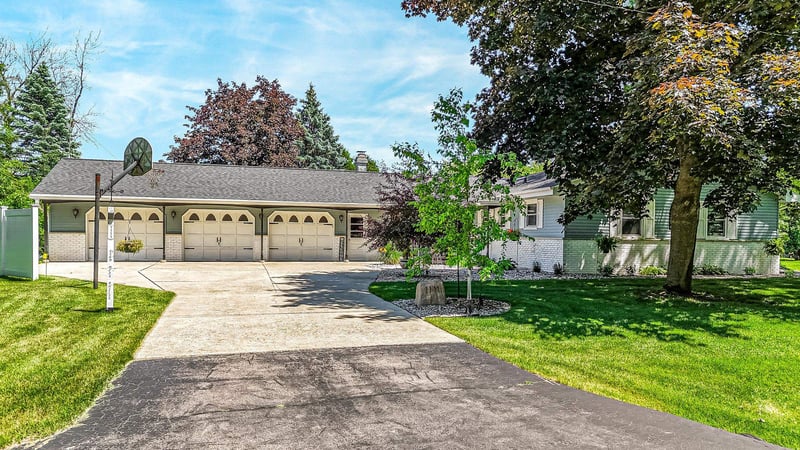 1111 Kerwin Rd, Neenah, WI 54956