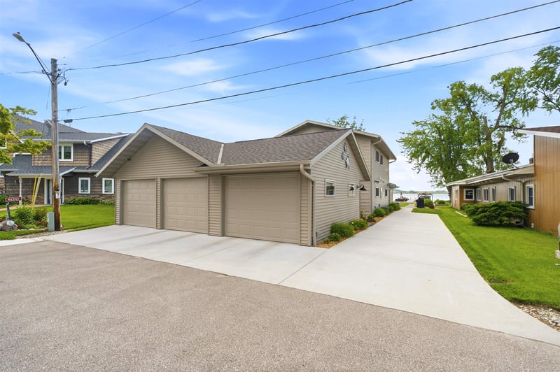 N6338 Cattau Beach Dr, Shawano, WI 54166