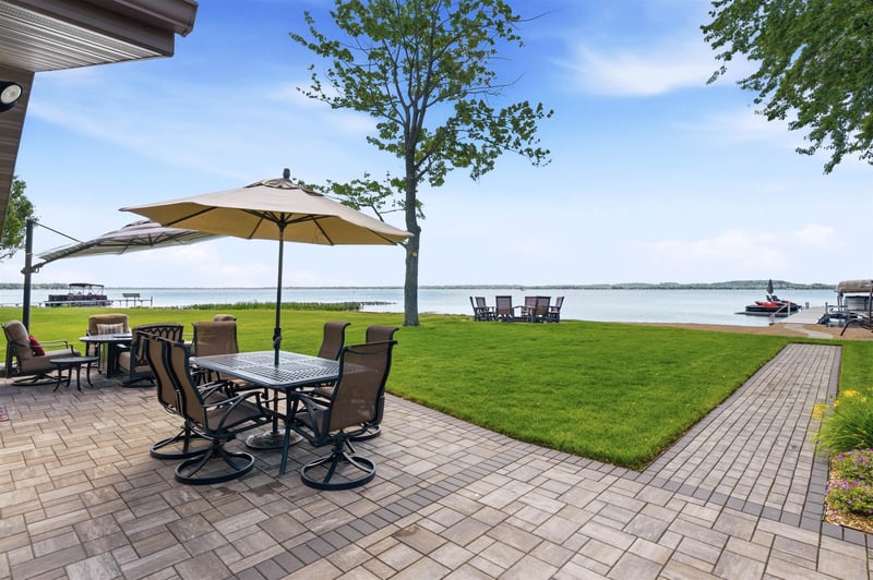 N6338 Cattau Beach Dr, Shawano, WI 54166