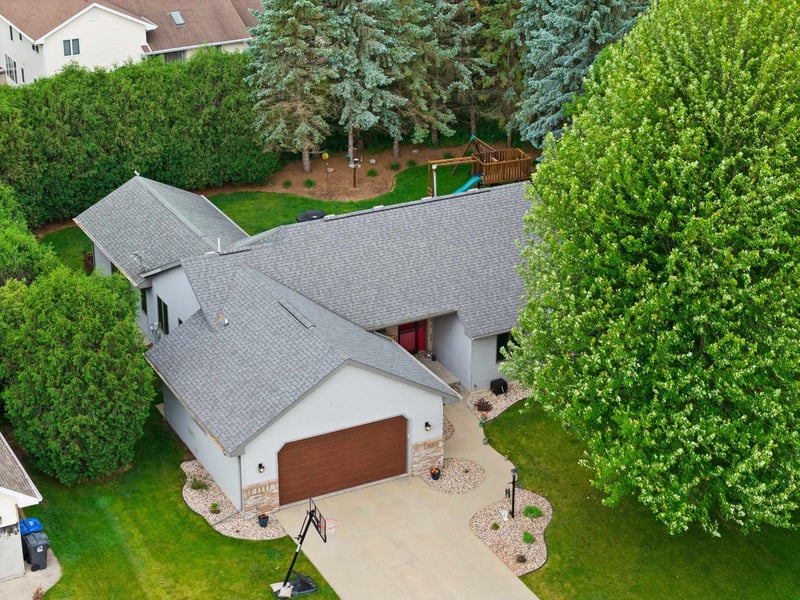 W2585 Oakbrook Ct, Appleton, WI 54915