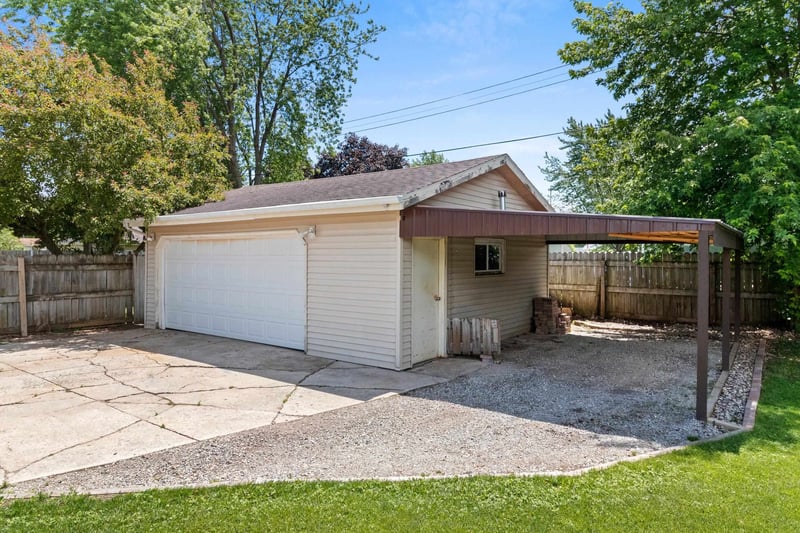 1513 Plaza Dr, Appleton, WI 54915