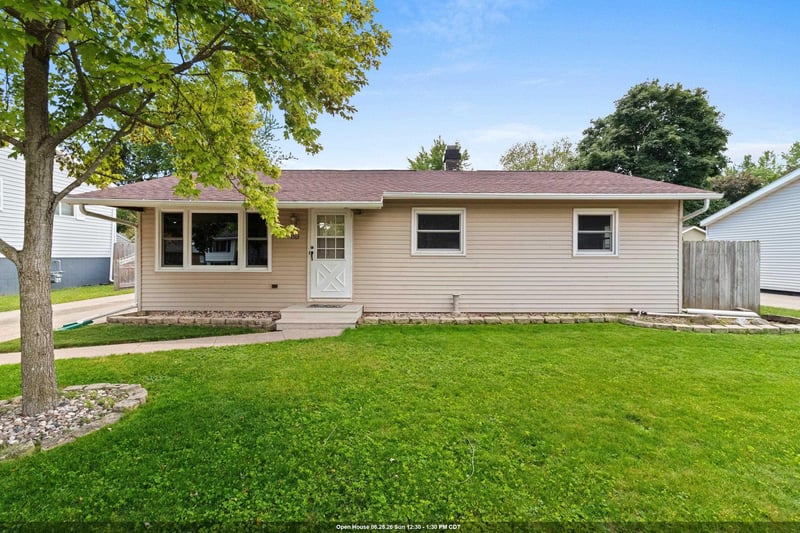 1513 Plaza Dr, Appleton, WI 54915