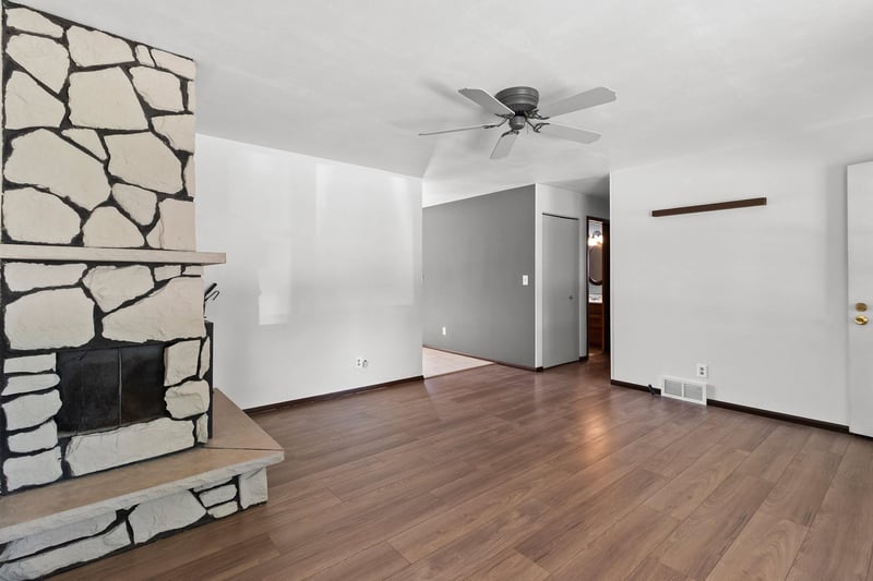 1513 Plaza Dr, Appleton, WI 54915