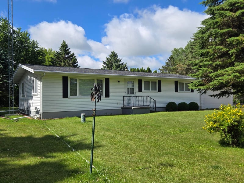 4535 Hickory Heights Ave, Oshkosh, WI 54904-9077