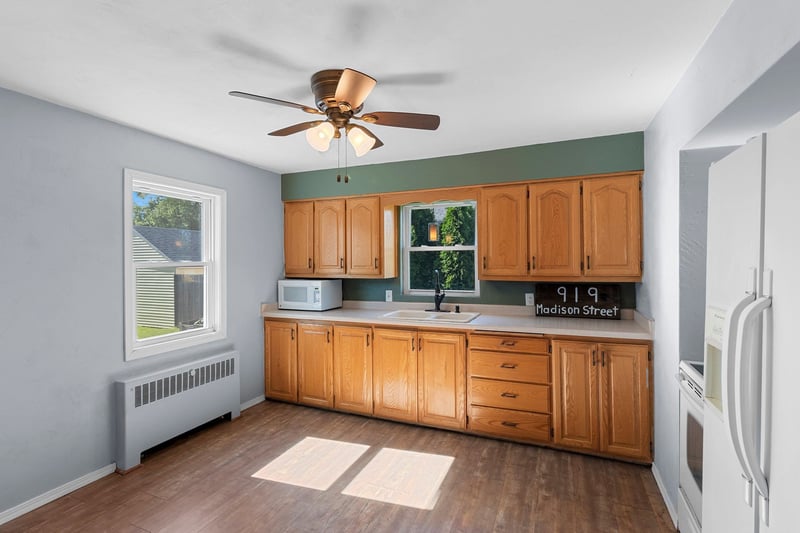 919 Madison St, Little Chute, WI 54140