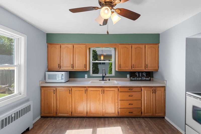 919 Madison St, Little Chute, WI 54140