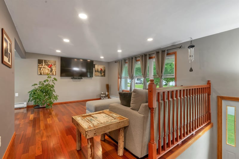1593 Lindale Ln, Green Bay, WI 54313