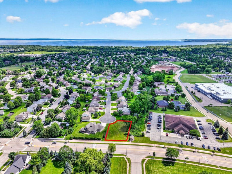 1438 Chesterfield Ct, Menasha, WI 54952