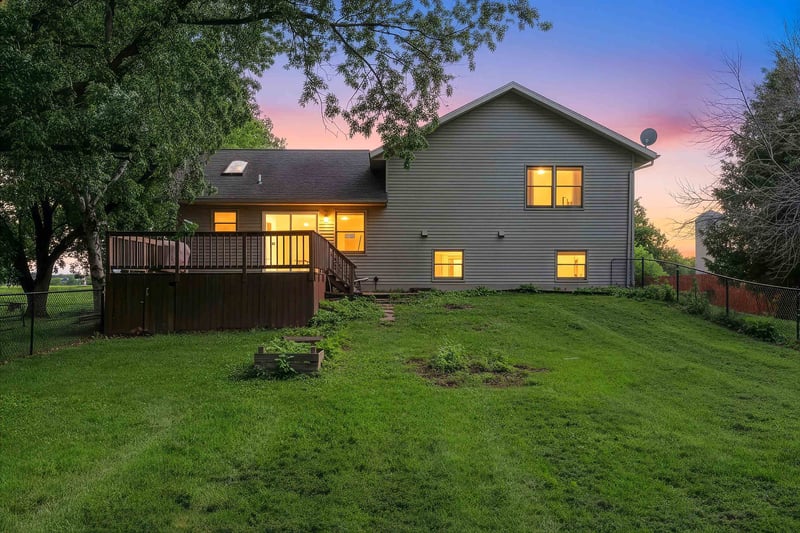 364 Triangle Dr, Hobart, WI 54155-9209