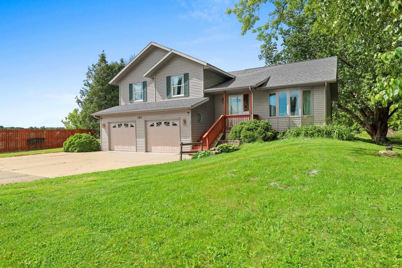 364 Triangle Dr, Hobart, WI 54155-9209