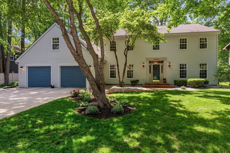 1837 Lee St, Appleton, WI 54915-4260