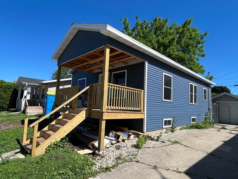 828 School Pl, Green Bay, WI 54303