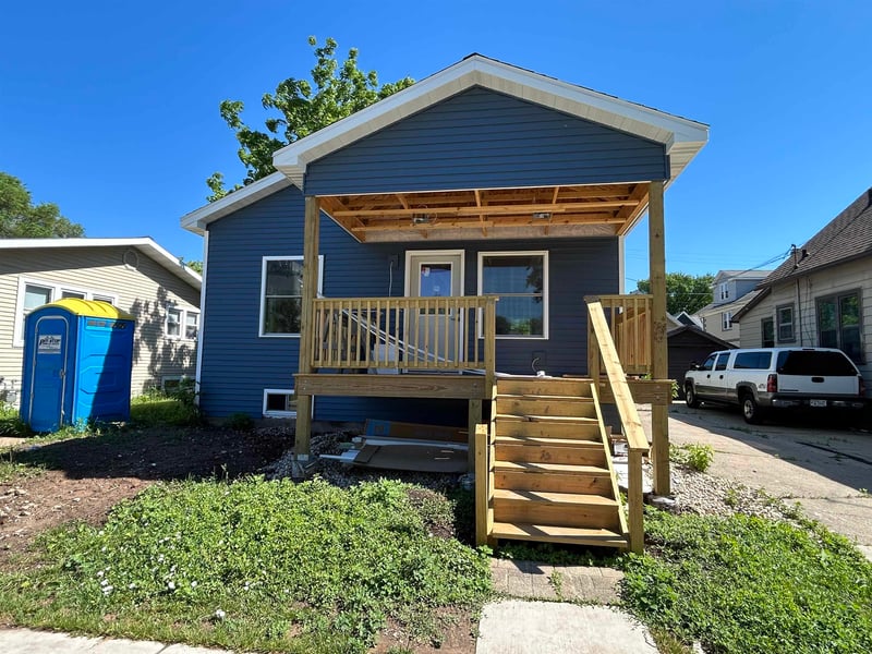828 School Pl, Green Bay, WI 54303
