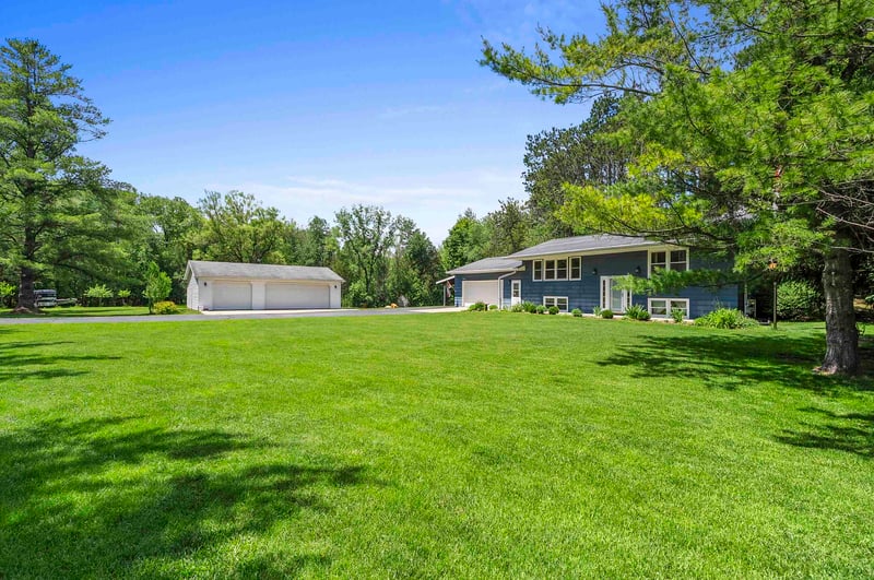 131 Dekard Rd, Little Suamico, WI 54141