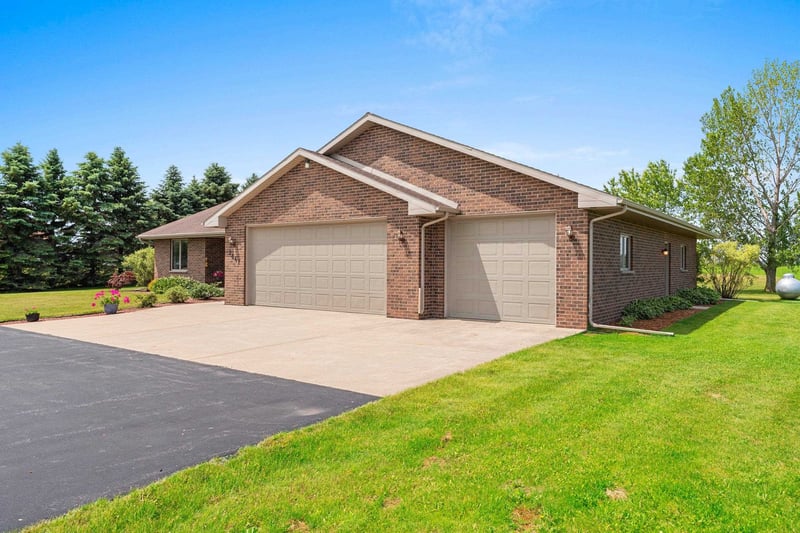 2847 Stump Rd, New Franken, WI 54229
