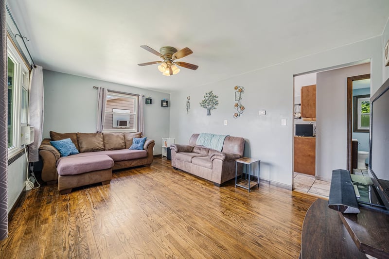 180 Denhardt Ave, Neenah, WI 54956